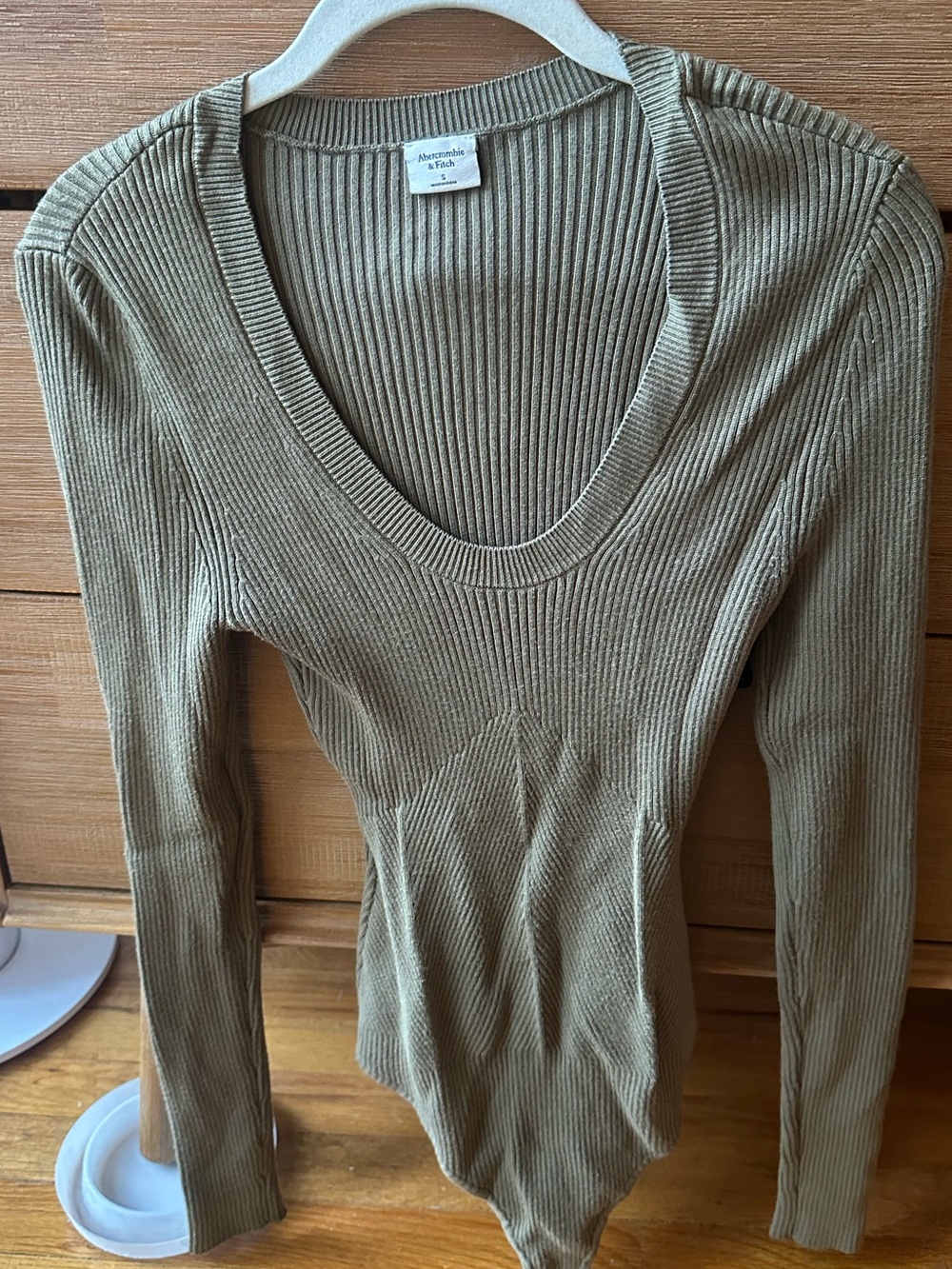 Abercrombie Ribbed Long-Sleeve Scoop Neck Bodysuit - Olive